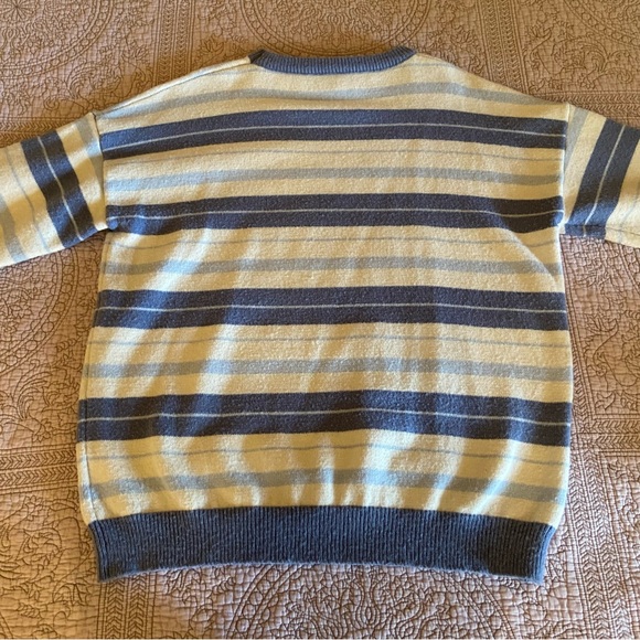 Blue and white striped sweater - Picture 5 of 5